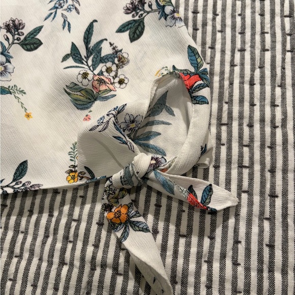 New Look Multicolor Floral Top - Picture 3 of 7